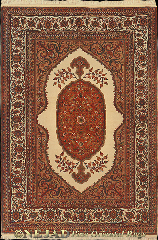 Nejad Mohtesham rug detail