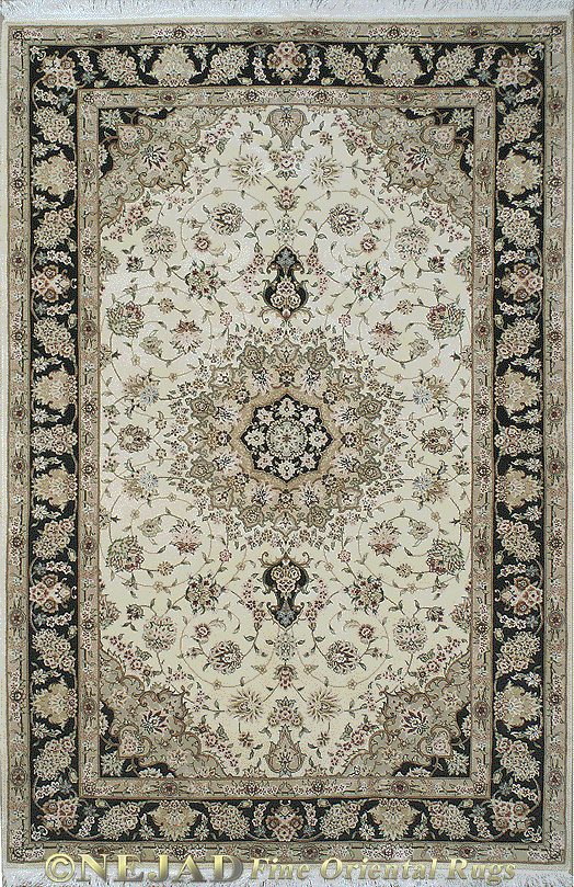 SK011IYBK Silk & Wool Rug Detail