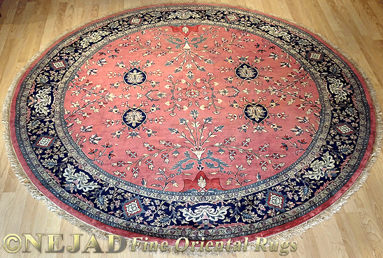 060465 Sarouk round rug